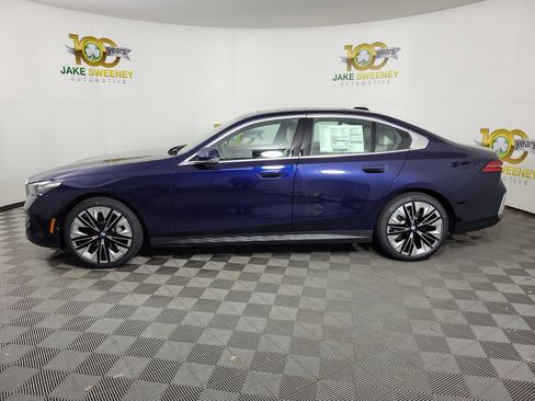 New 2026 BMW 530i xDrive AWD/4WD image 4