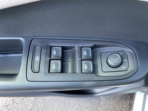 New 2025 Volkswagen Taos S image 23