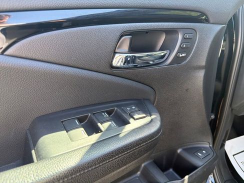 Used 2017 Honda Pilot Touring image 31