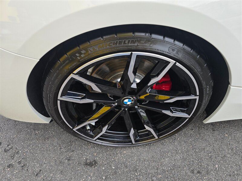 Used 2025 BMW Z4 M40i w/ Edition RWD image 15
