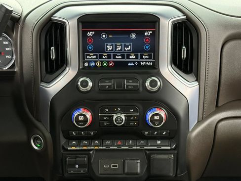 Used 2019 GMC Sierra 1500 SLT w/ SLT Premium Plus Package AWD/4WD image 36