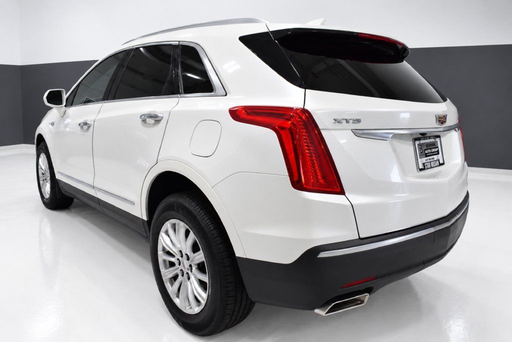 Used 2018 Cadillac XT5 FWD image 3
