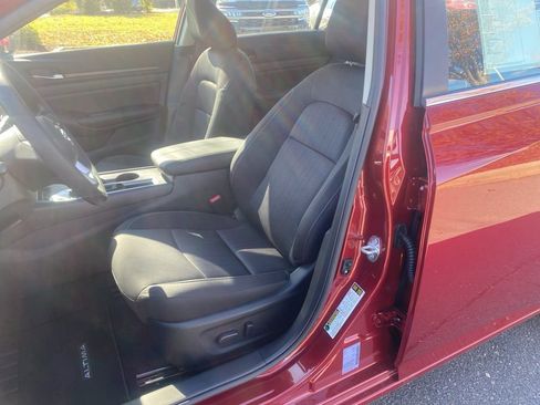 New 2025 Nissan Altima 2.5 SV w/ SV Premium Package image 11