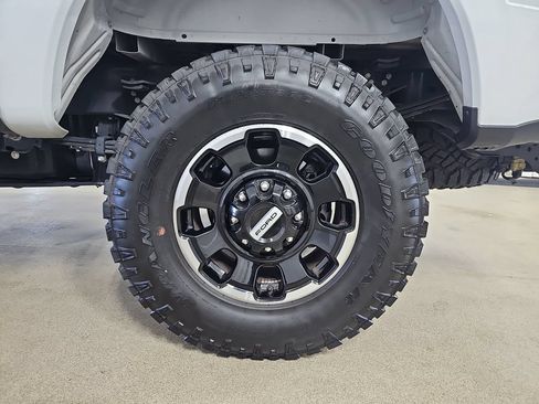 Used 2025 Ford F350 Lariat w/ Tremor Off-Road Package AWD/4WD image 39