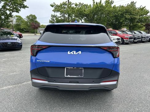 Certified 2026 Kia Sportage EX FWD image 4