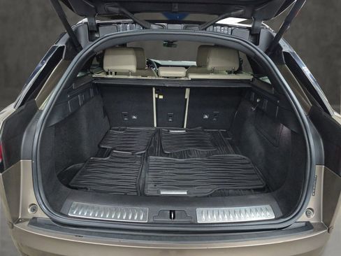 Used 2018 Land Rover Range Rover Velar R-Dynamic SE image 12