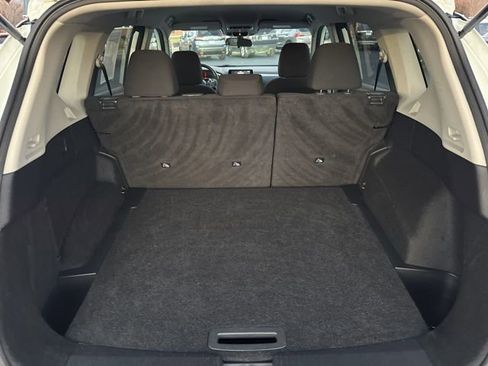 Used 2023 Nissan Rogue S image 5