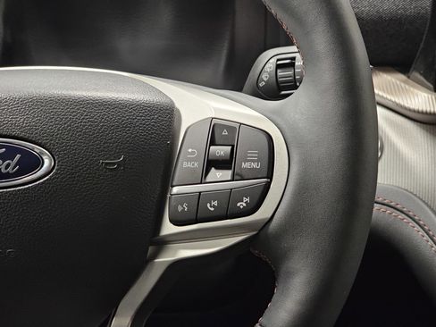 Used 2025 Ford Explorer Active w/ Active Comfort Package image 25