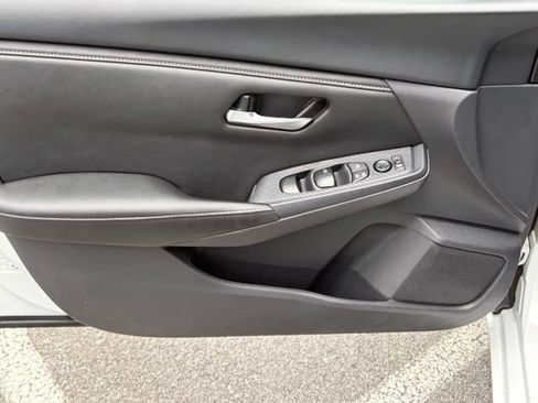 Certified 2024 Nissan Sentra SV FWD image 10
