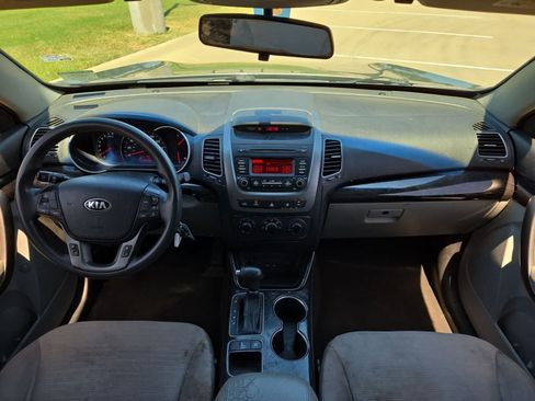 Used 2015 Kia Sorento LX FWD image 13