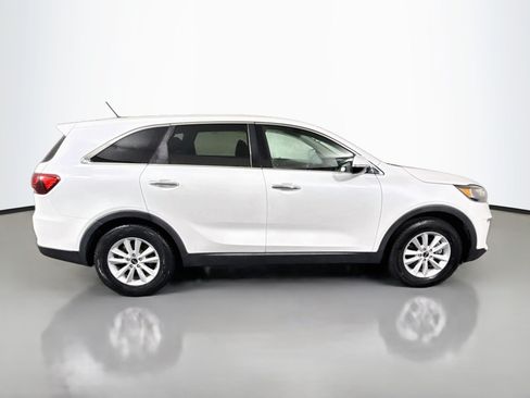 Used 2019 Kia Sorento FWD image 11
