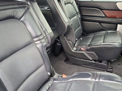 Used 2021 Lincoln Navigator Reserve image 17