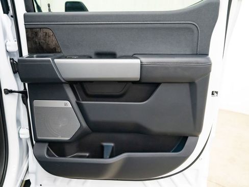 Used 2024 Ford F350 Lariat w/ FX4 Off-Road Package image 32