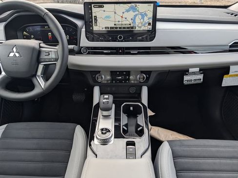 New 2026 Mitsubishi Outlander SE AWD/4WD image 7