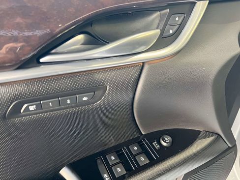 Used 2017 Cadillac XTS Luxury FWD image 19