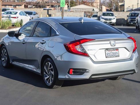 Used 2018 Honda Civic EX image 2