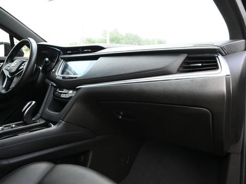 Certified 2025 Cadillac XT5 Luxury FWD image 25