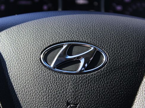 Used 2018 Hyundai Santa Fe Sport image 10