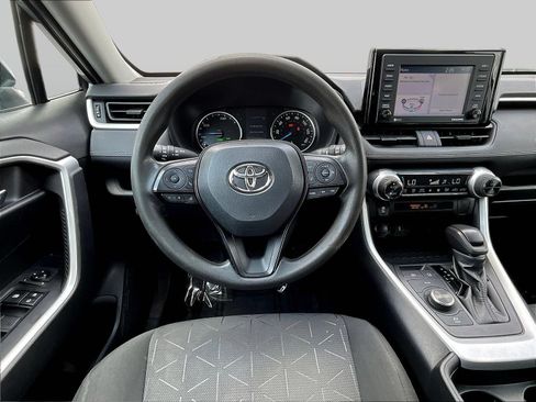 Used 2020 Toyota RAV4 XLE AWD/4WD image 11