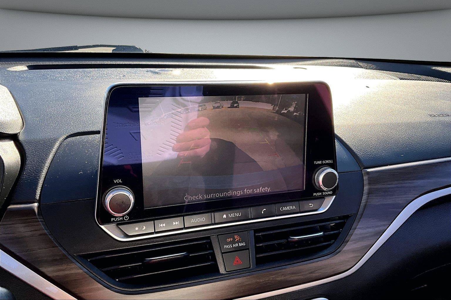Used 2025 Nissan Altima 2.5 SV FWD image 15