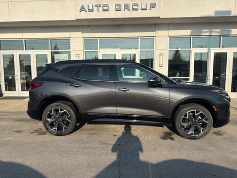 Used 2021 Chevrolet Blazer RS w/ Enhanced Convenience Package FWD image 2