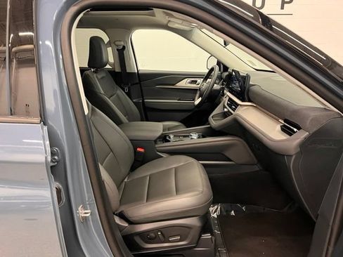Used 2026 Ford Explorer Active w/ Active Comfort Package AWD/4WD image 13