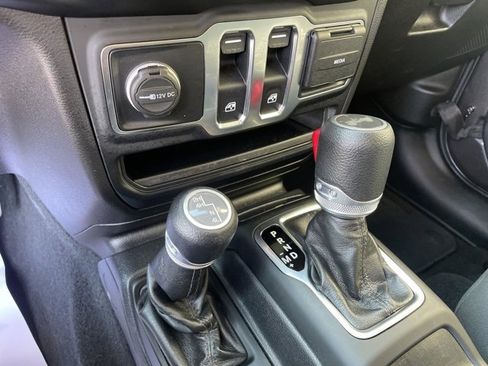 Certified 2021 Jeep Wrangler Willys image 13