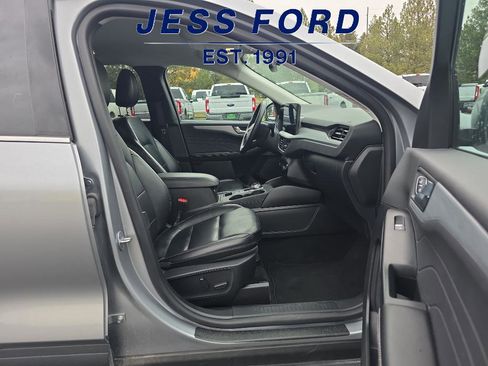 Used 2024 Ford Escape Platinum image 9