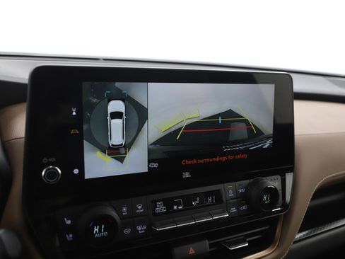 Used 2024 Toyota Grand Highlander AWD Hybrid image 24