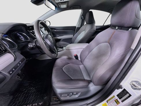 Used 2020 Toyota Camry LE FWD image 12