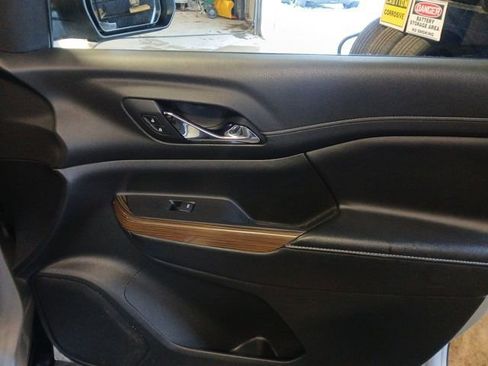 Used 2020 GMC Acadia SLE w/ Driver Convenience Package image 58