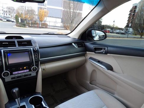 Used 2012 Toyota Camry XLE image 15