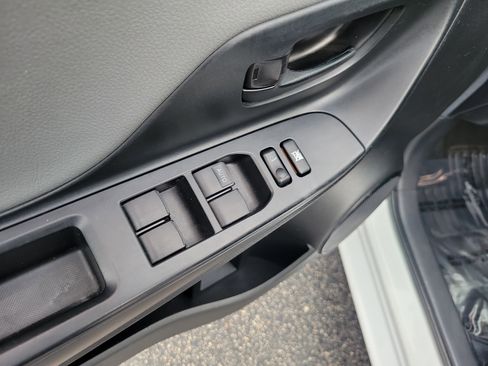 Used 2016 Toyota Yaris LE image 13