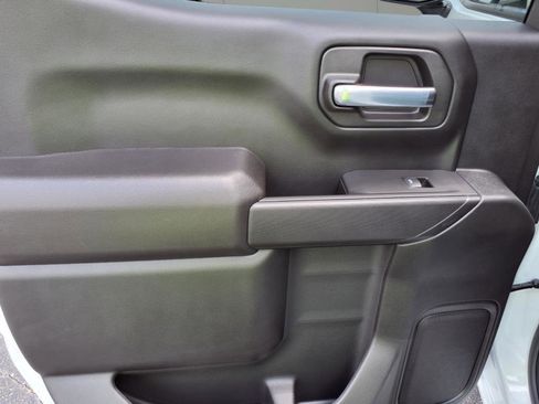 New 2025 Chevrolet Silverado 1500 Custom image 9