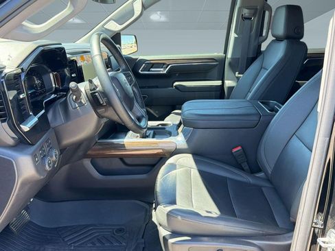 Used 2024 Chevrolet Silverado 1500 LT Trail Boss w/ LT Trail Boss Premium Package image 5