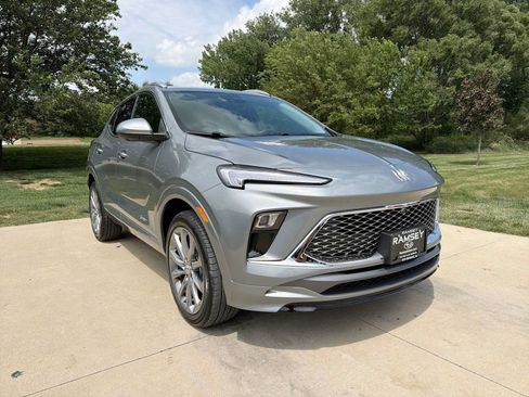 Used 2026 Buick Encore GX Avenir w/ Avenir Technology Package AWD/4WD image 8