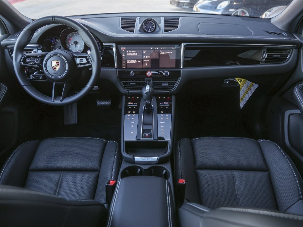 Certified 2026 Porsche Macan S AWD/4WD image 35