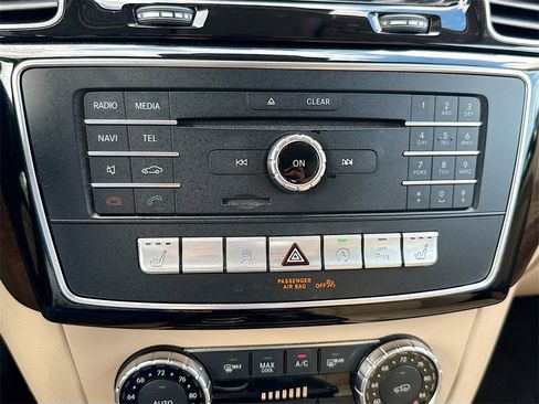 Used 2019 Mercedes-Benz GLE 400 4MATIC w/ Premium 1 Package image 22