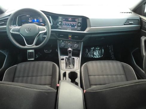 Used 2024 Volkswagen Jetta Sport FWD image 2