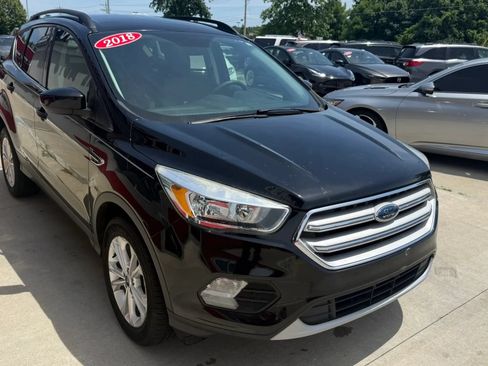 Used 2018 Ford Escape SE AWD/4WD image 2