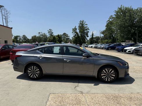 Used 2023 Nissan Altima 2.5 SV FWD image 4