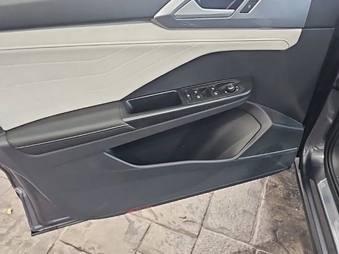 New 2026 Volkswagen Taos SEL image 25