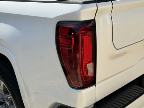 Used 2024 GMC Sierra 1500 Denali AWD/4WD image 17