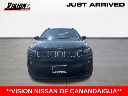 Used 2022 Jeep Compass Latitude w/ Convenience Group AWD/4WD image 2