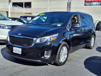 Used 2018 Kia Sedona LX w/ LX Essentials Premium Package