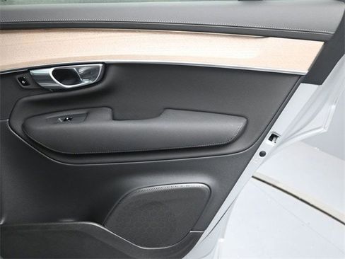 Certified 2025 Volvo XC90 B6 Core w/ Protection Package image 28