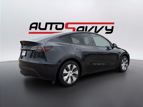 Used 2024 Tesla Model Y 2WD image 5