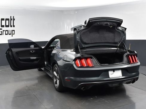 Used 2015 Ford Mustang Convertible w/ Equipment Group 051A RWD image 27