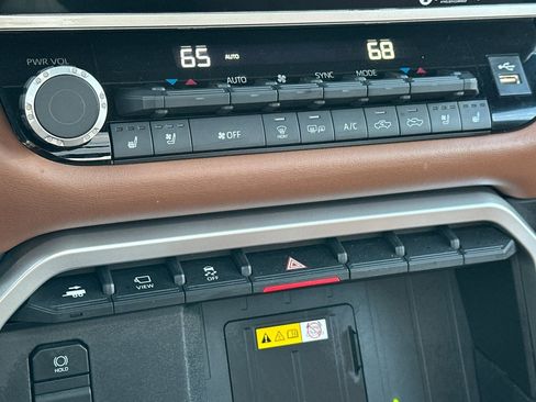 Used 2022 Toyota Tundra 1794 Edition image 18