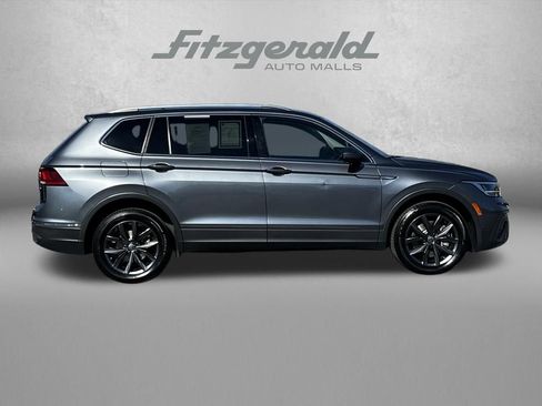 Used 2023 Volkswagen Tiguan SE image 3
